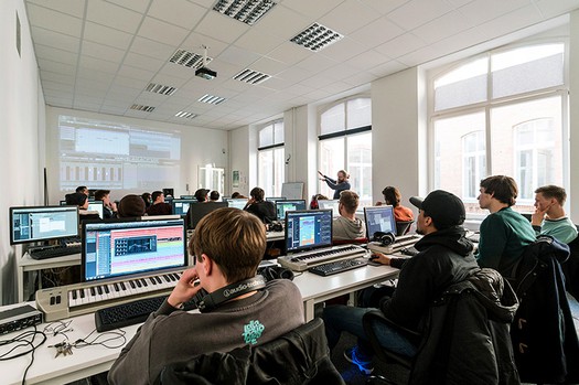WAVE AKADEMIE Für Digitale Medien